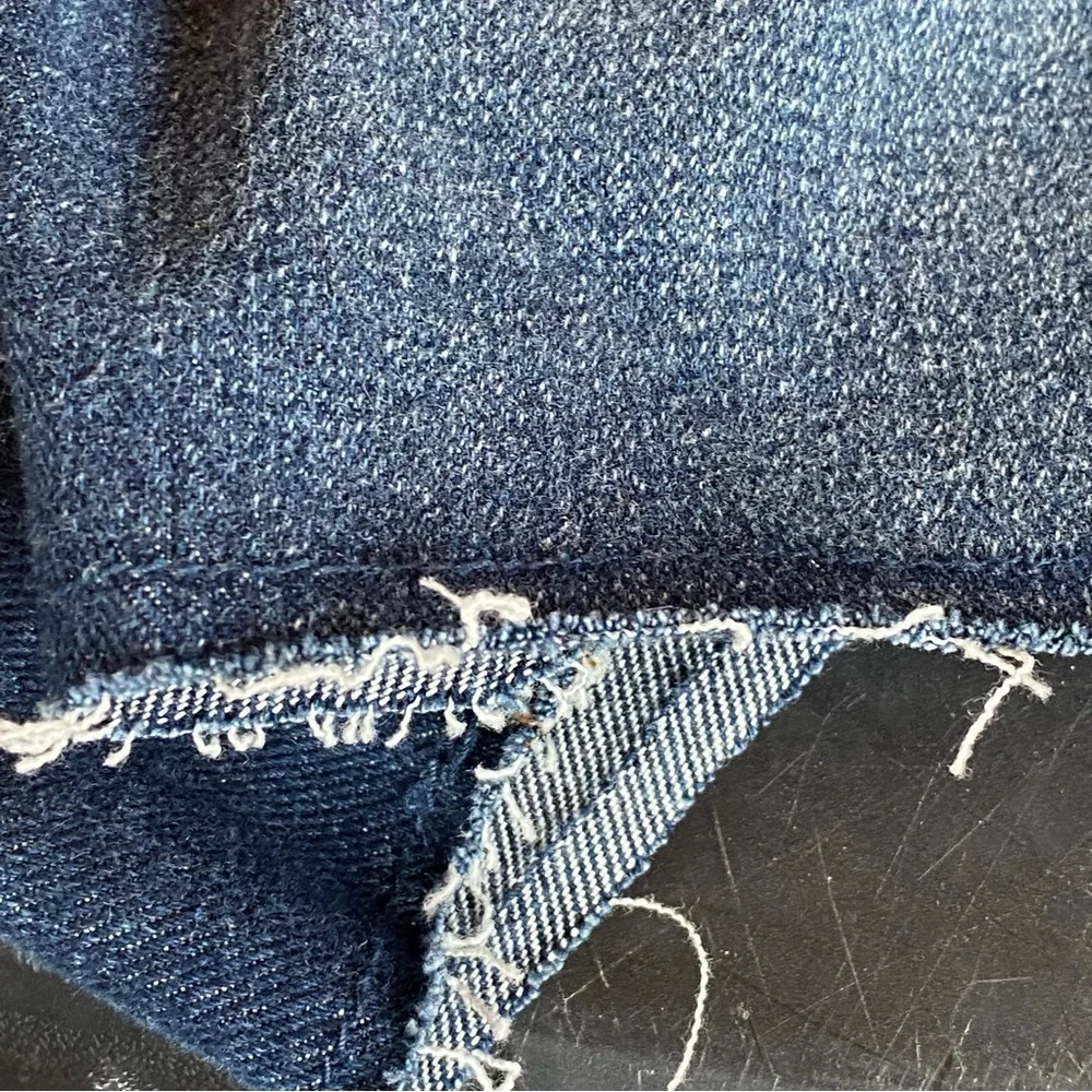 ☀️ Sofía Jeans By Sofia Vergara, Size 12, Bíanca Curvy 4”, Distress Jean Shorts